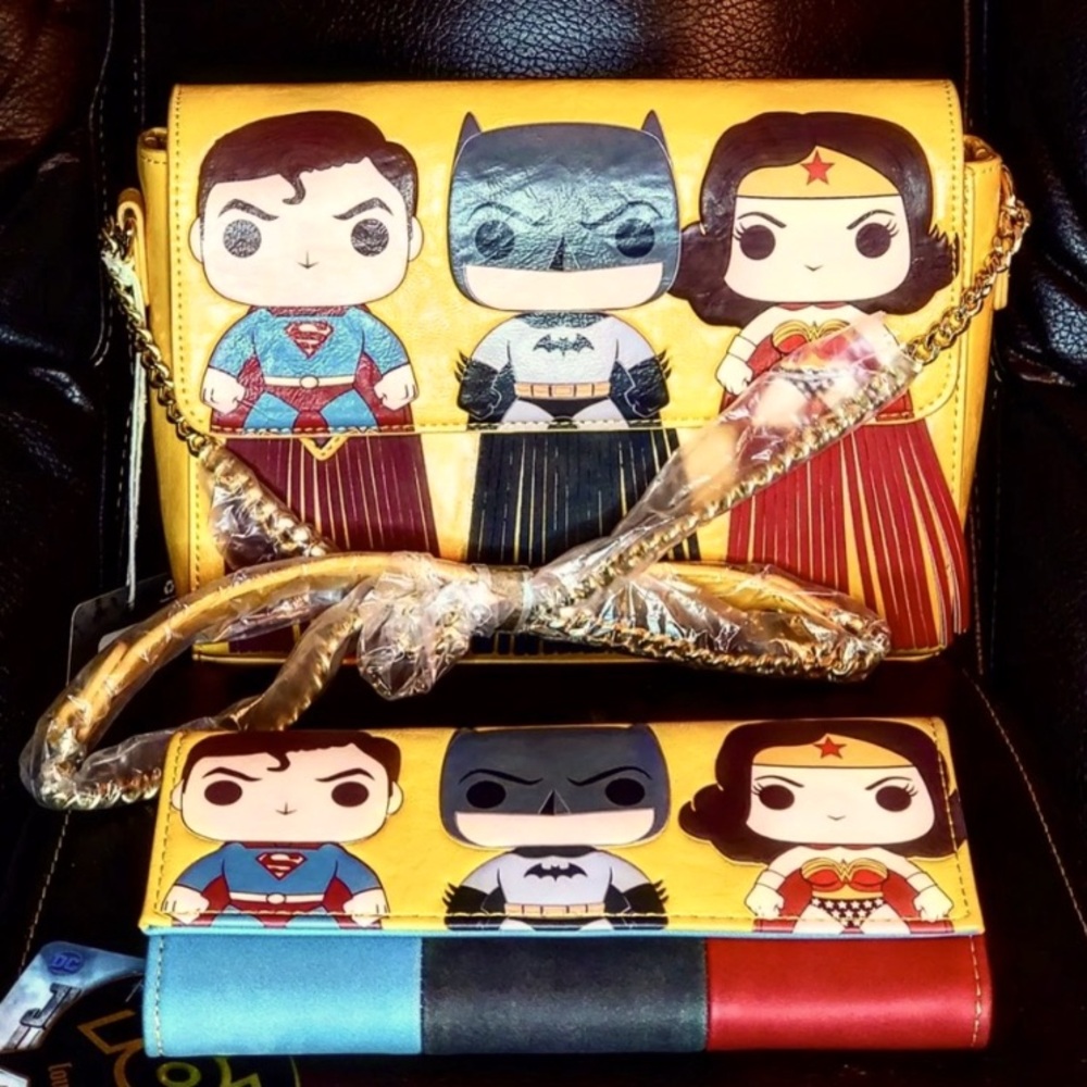 Loungefly DC Marvel Justice League Crossbody handbag and matching wallet